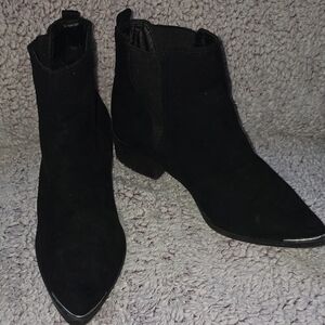 Kensie Black Ankle Boots with Pointed Toe and Elastic Panels